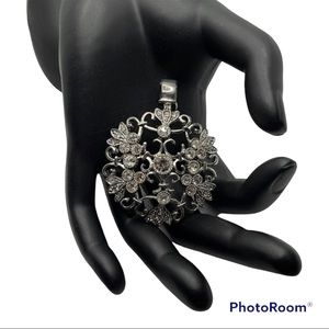 Final Touch Pendant by Premier Designs